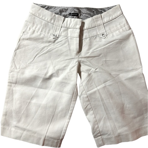 MAURICES White Dressy Wear to Work Stylish Bermuda Shorts SZ 3/4 - Picture 1 of 5